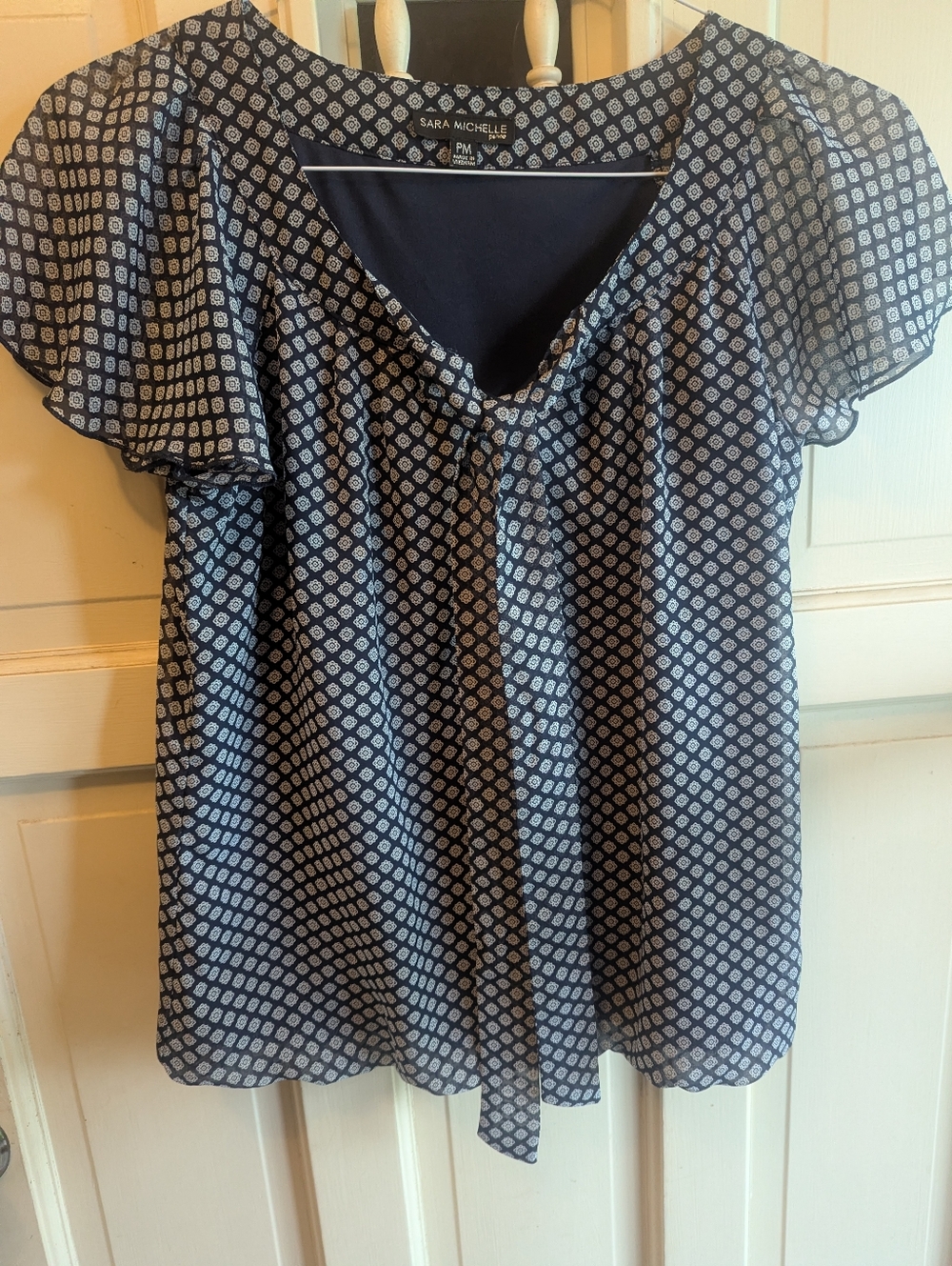 Sara Michelle Navy Blue & White Geometric Flutter Sleeve Top